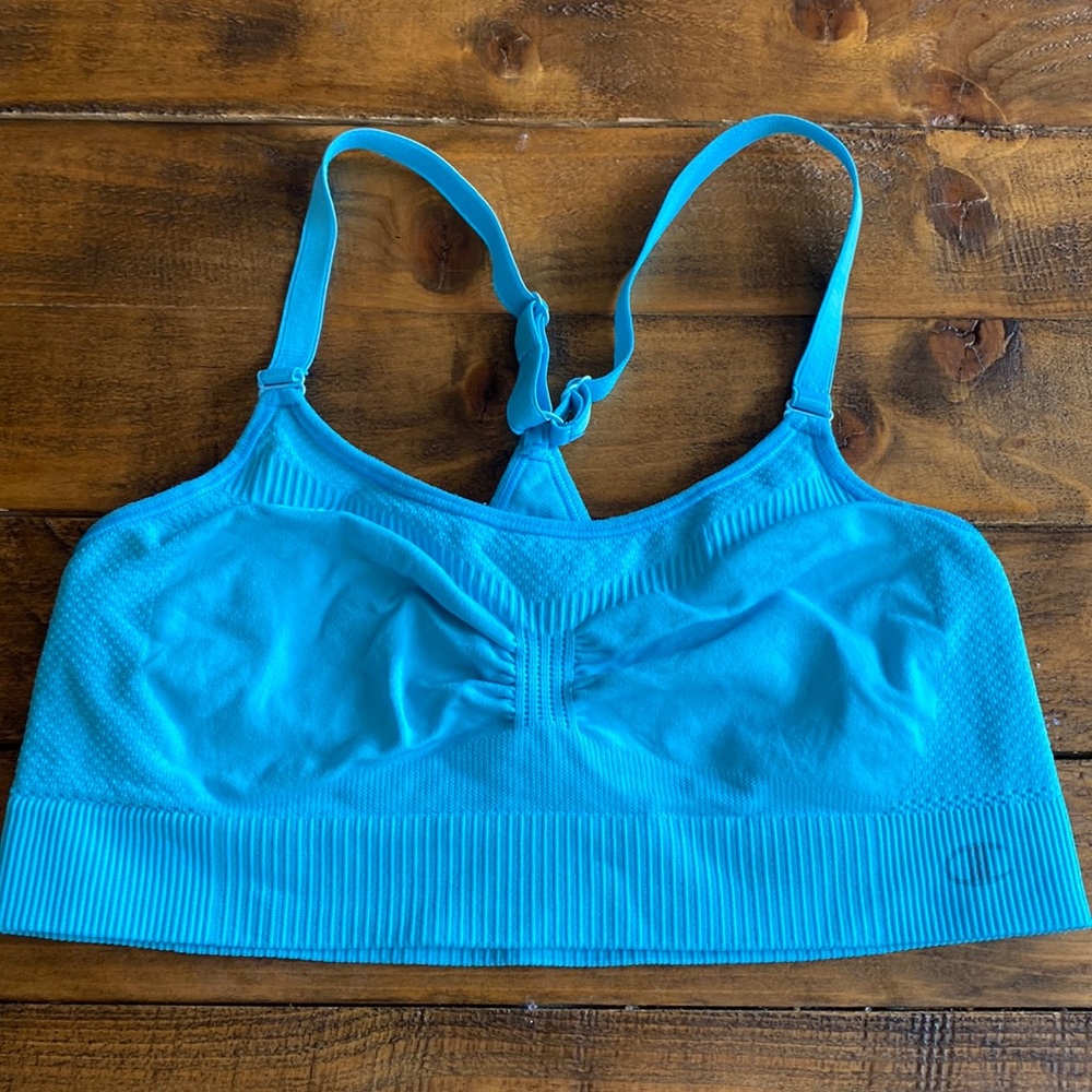 used size medium‎ sports bra, light blue